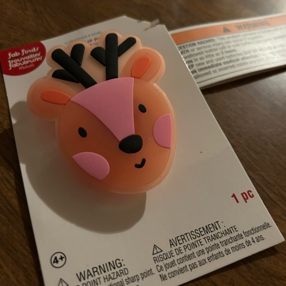 Light up reindeer‎ pin